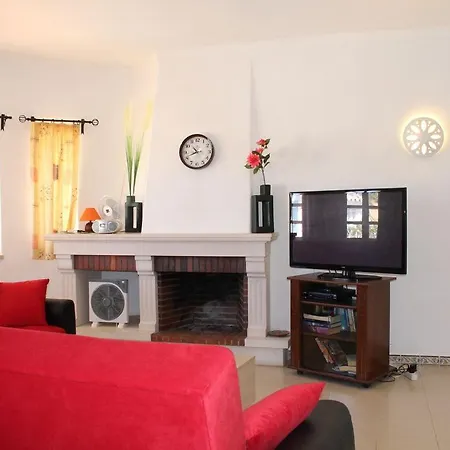 Villa Nora - Great 4 Bedroom With Private Pool In Sesmarias Area Of *