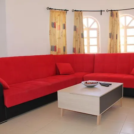 Villa Nora - Great 4 Bedroom With Private Pool In Sesmarias Area Of Albufeira