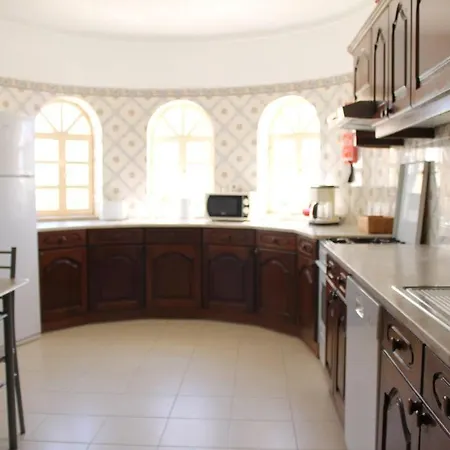 Nora - Great 4 Bedroom With Private Pool In Sesmarias Area Of *