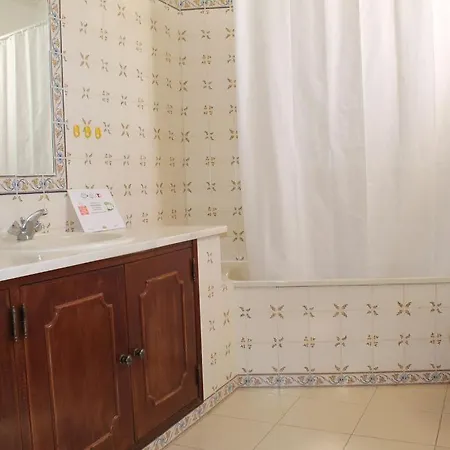 Nora - Great 4 Bedroom With Private Pool In Sesmarias Area Of וילה אלבופיירה